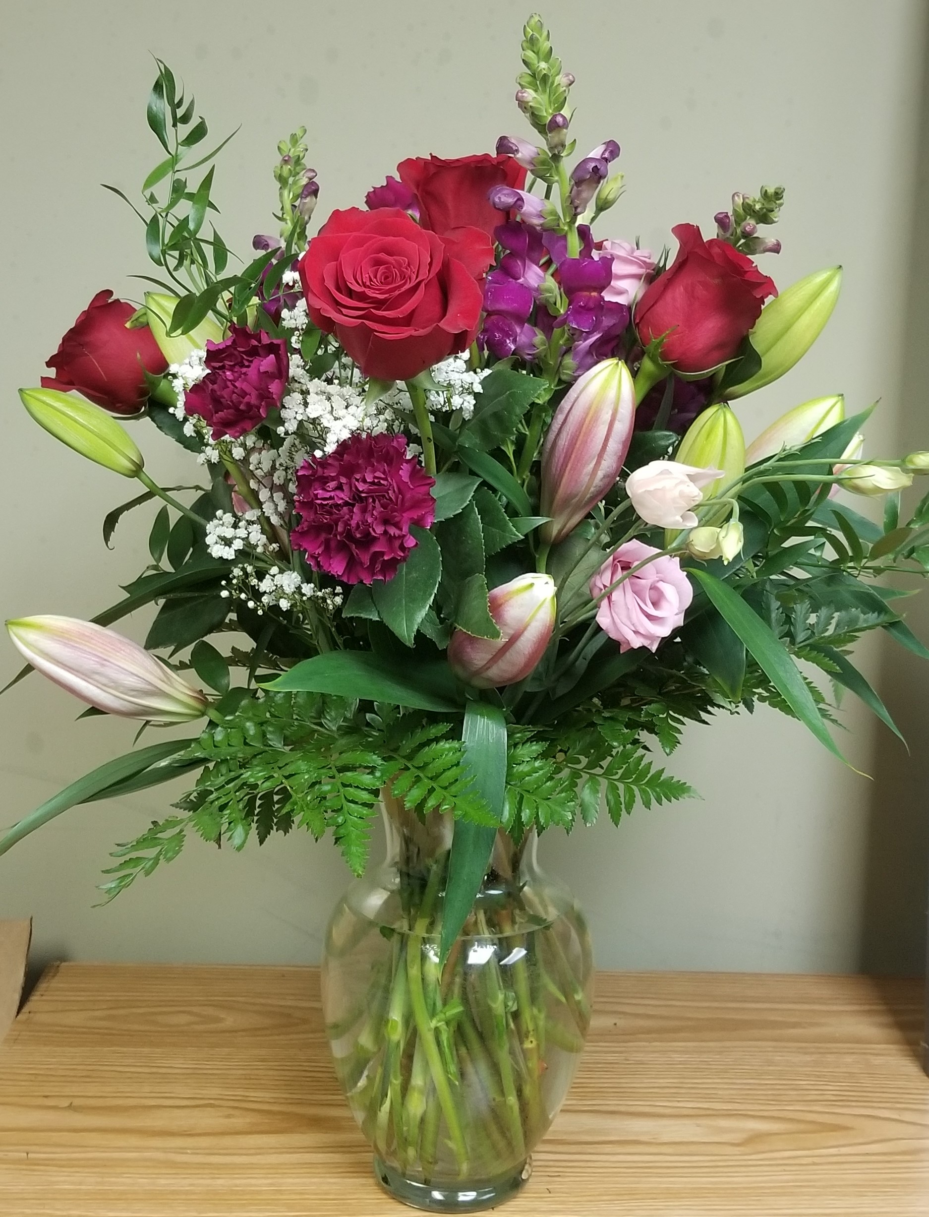 Large vase, mix of standard and novelty flowers. Photos are examples - Image 5
