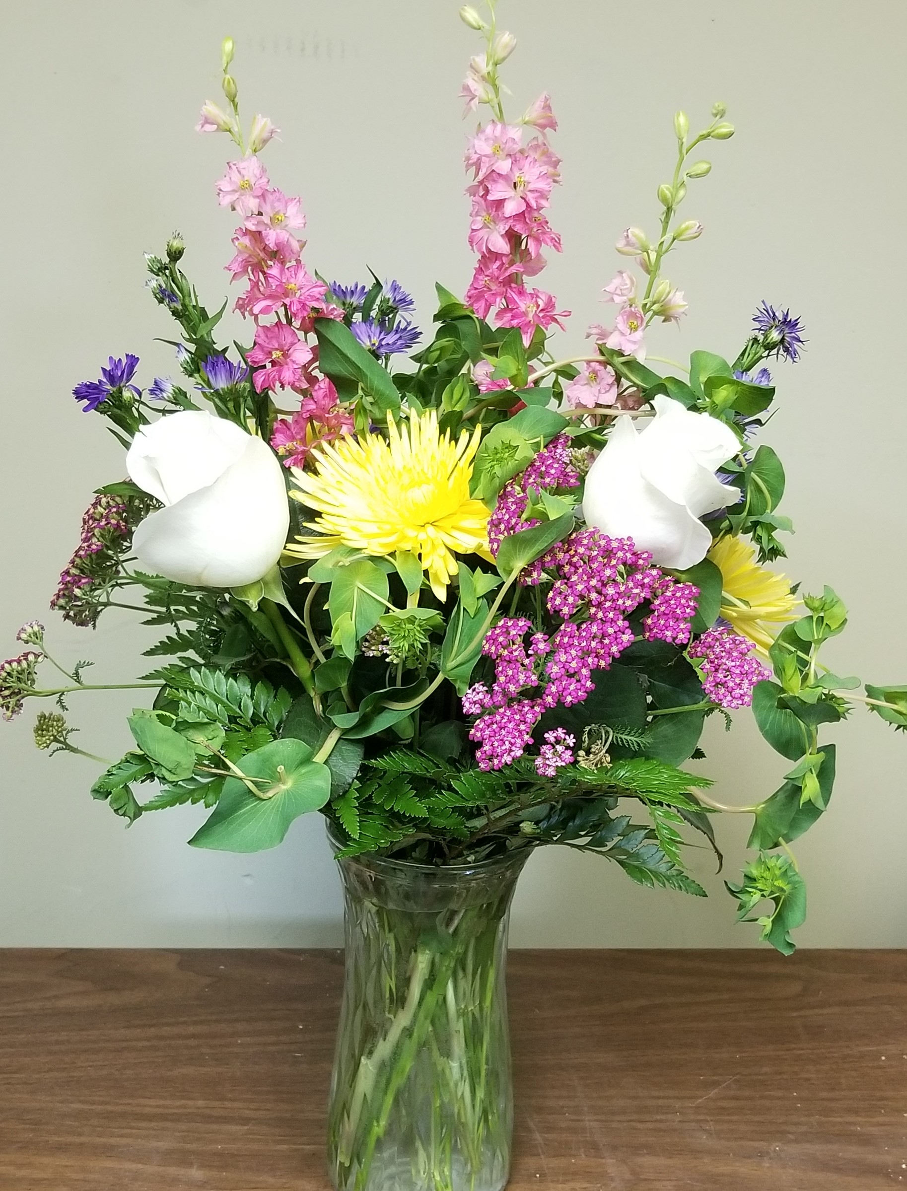 Large vase, mix of standard and novelty flowers. Photos are examples - Image 4