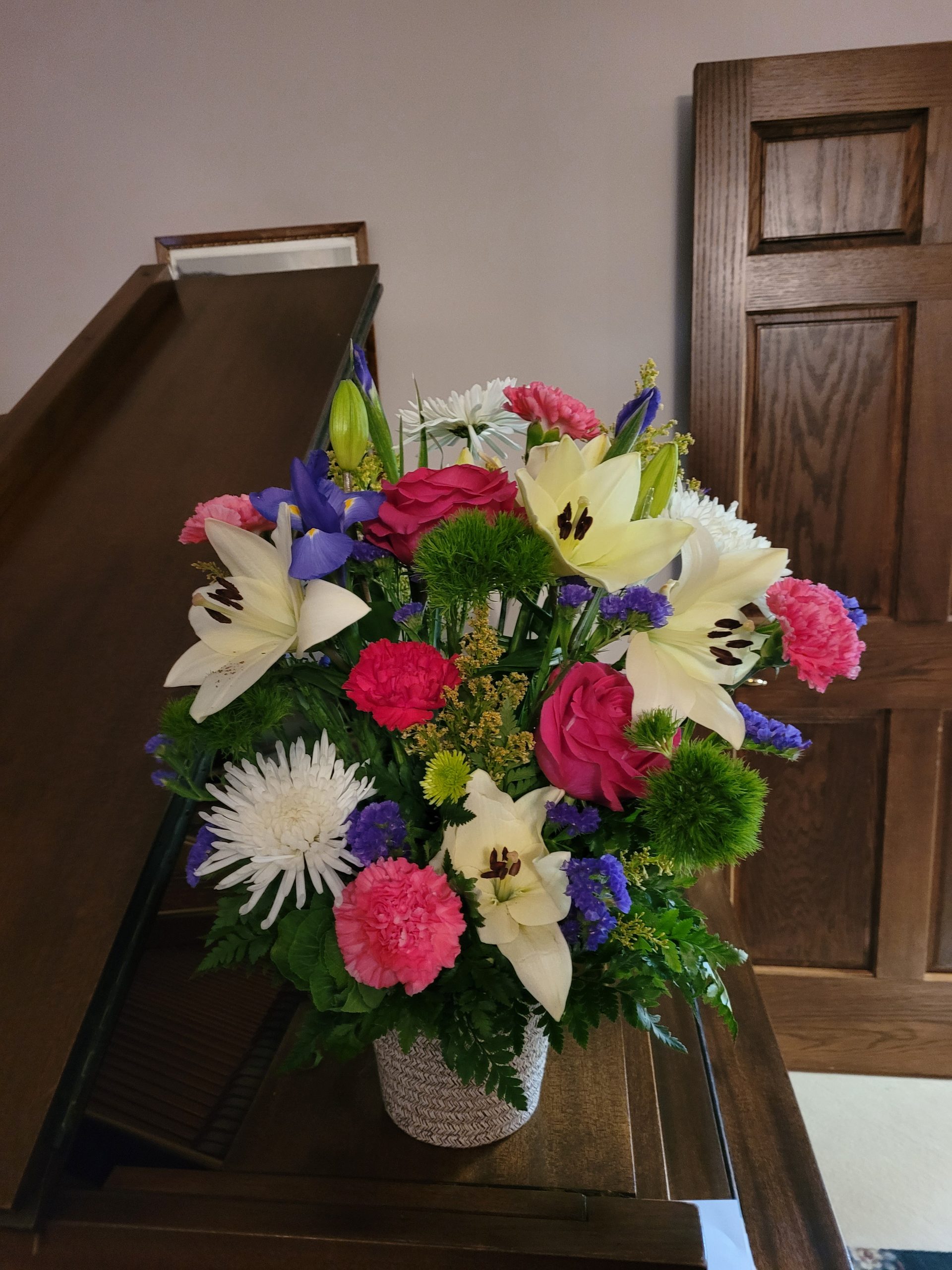 Large basket/container with mixture of novelty and standard flowers. Photos are examples - Image 6