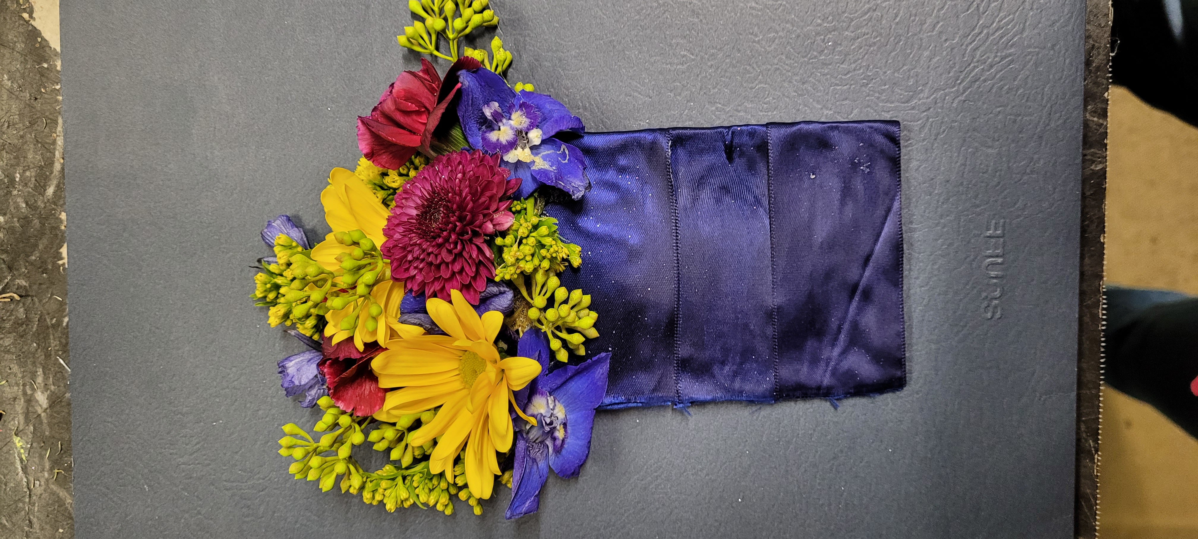 Wrist Corsage-Bout Combo package - Image 24